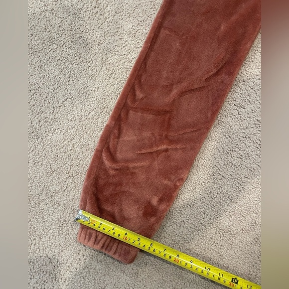 LEO ROSI Plush Lounge Fleece Jogger Pants - Picture 6 of 7